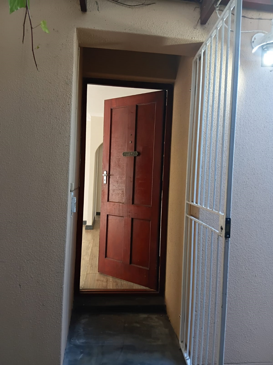 To Let 2 Bedroom Property for Rent in Diep River Western Cape